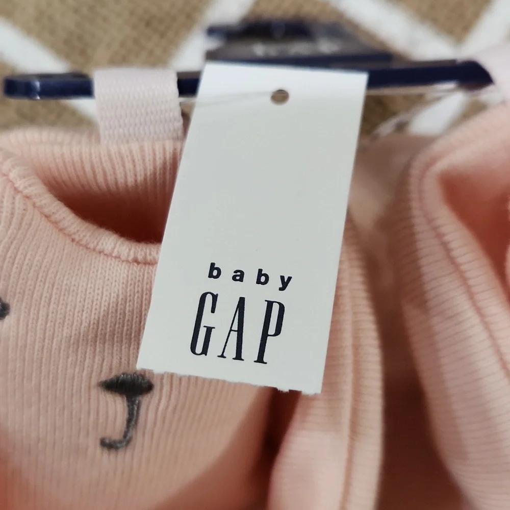 Baby Gap girl booties 6-12 months New very cute pink gray